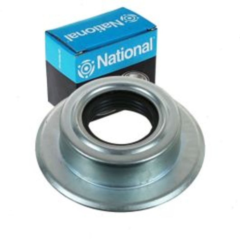 National Front Axle Spindle Seal for 2005 Ford Excursion