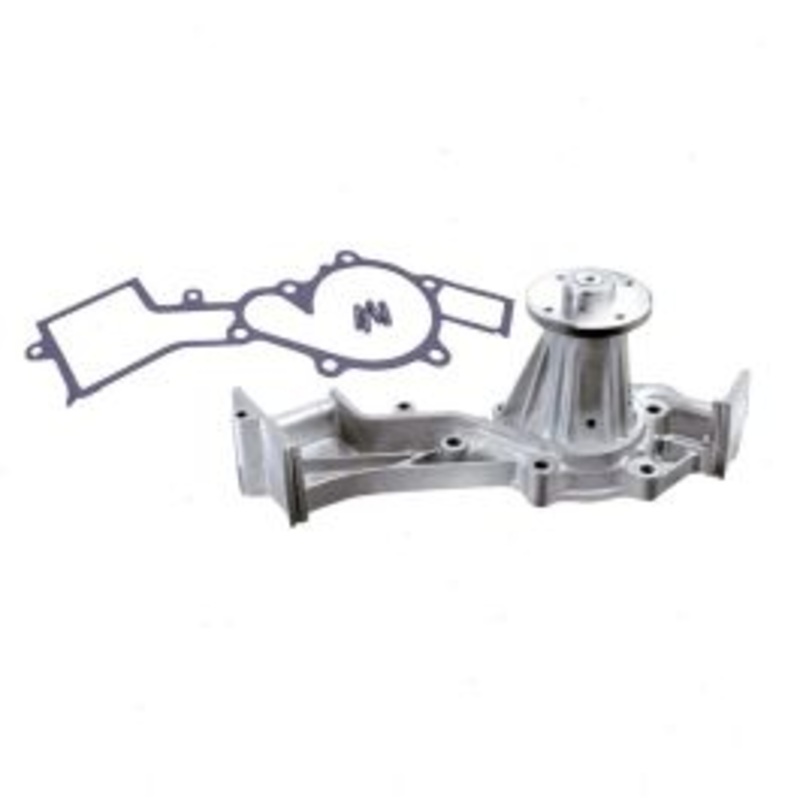 Hitachi Engine Water Pump for 2000-2004 Nissan Xterra 3.3L V6